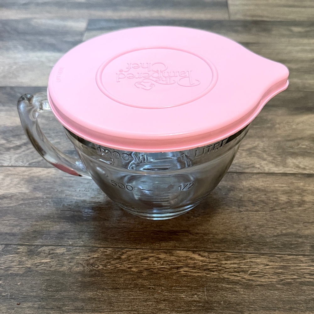 The Pampered Chef Small Batter Bowl with Pink Lid